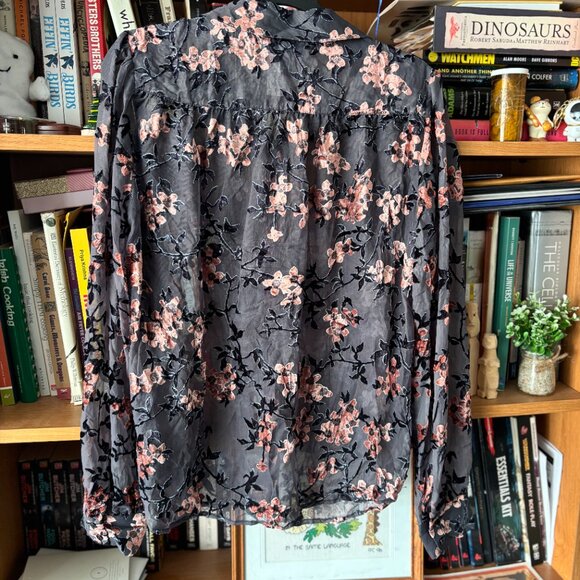 Modcloth Size Extra Large Sheer Grey Button Front blouse with floral pattern - Picture 4 of 5